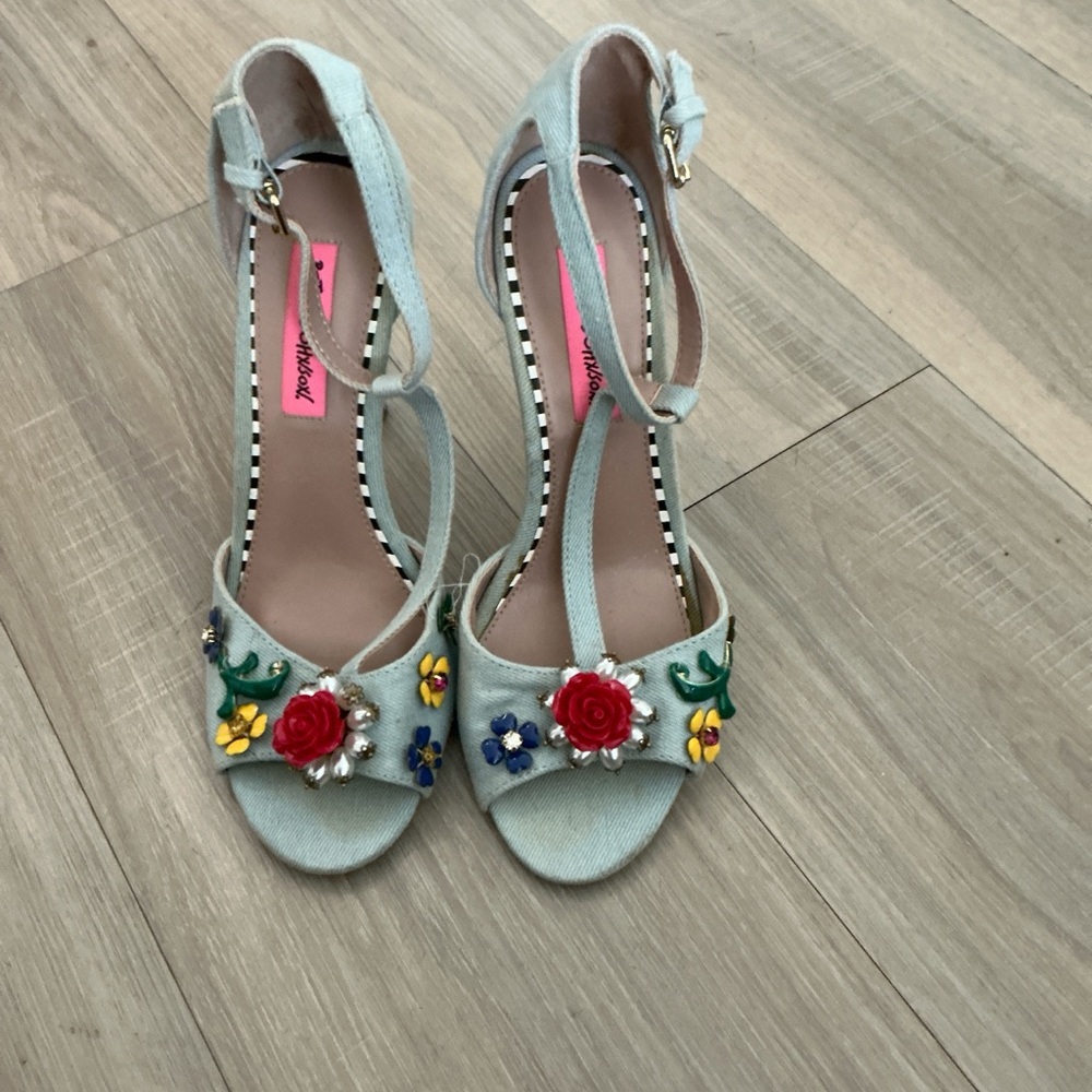 Embellished Floral Sandals - Light Blue